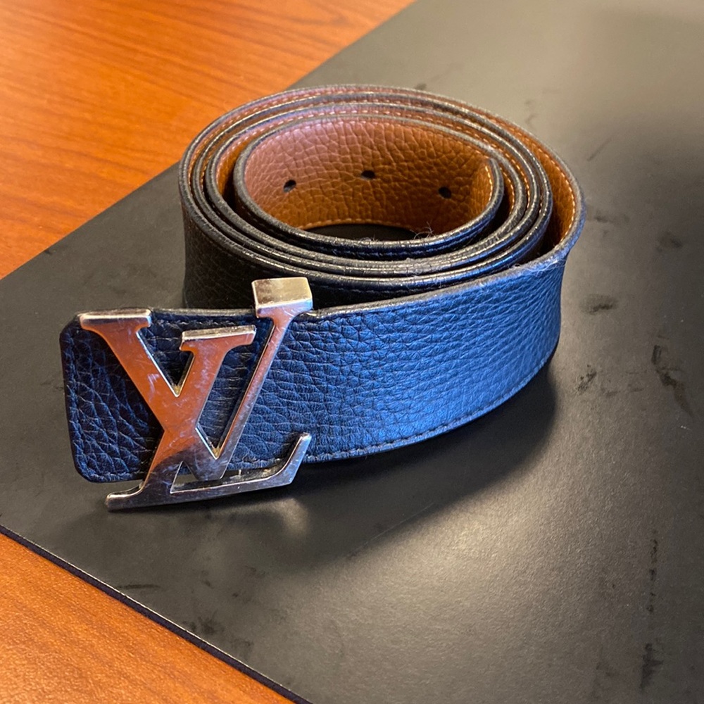 Mens reversal-able black/brown Louis Vuitton belt